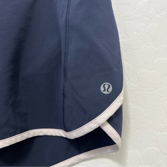 Lululemon Turbo Run Short Size 8 Navy Blue - Picture 2 of 8